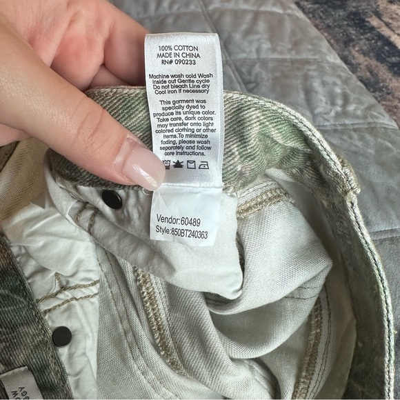 PacSun Tree Camo Low Rise Baggy Pants Women’s Size 28 - Picture 7 of 13